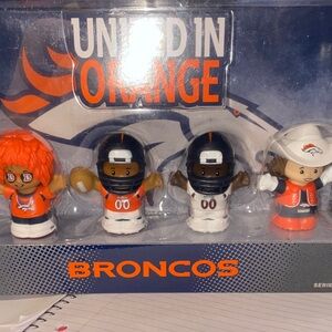 Fisher price little people broncos football collector set
